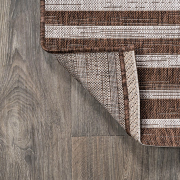 Sukie Modern Offset Stripe Indoor/outdoor Area Rug
